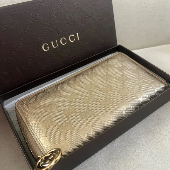 Gucci Metallic Gold Zippy Wallet with Iconic Charm - Picture 8 of 8